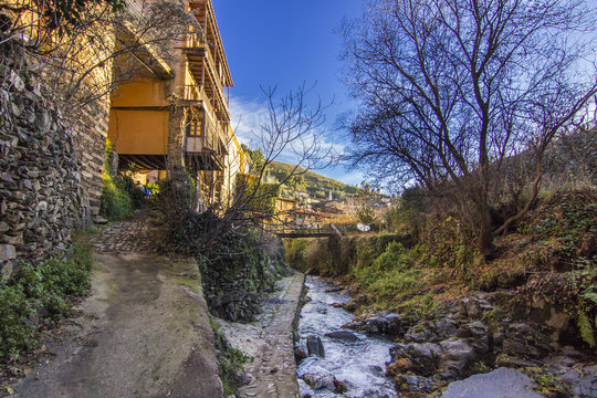 Robledillo de Gata, an awesome and small town at North Extremadura. It streets are amazing for relaxing our senses.