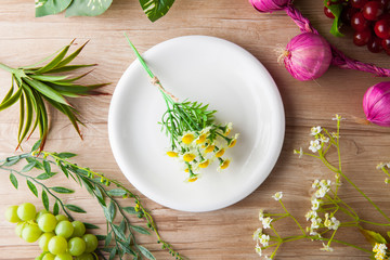 皿のあるテーブルフォト