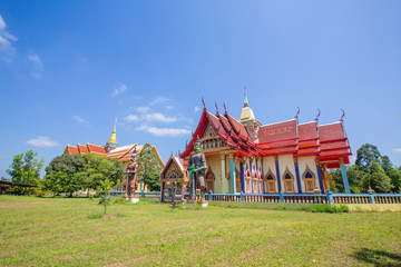 Fototapeta na wymiar The temple is the largest reclining Buddha in Thailand at Chanthaburi