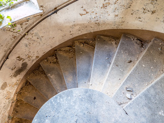 Obraz premium Alte Wendeltreppe im Altbau