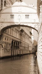 Papier Peint photo Pont des Soupirs famous bridge of sighs with artistic sepia effect