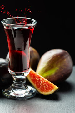 Feigenlik&ouml;r, Feigenschnaps und frische Feigen