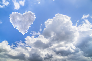 Plakat Heart shape of clouds