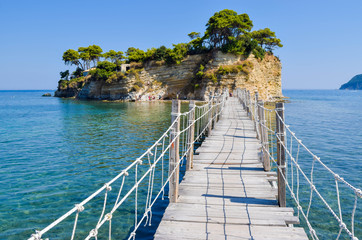 Pont vers la petite île Cameo, Zakynthos, Grèce.