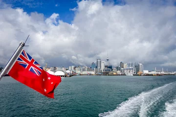 Foto auf Acrylglas Antireflex Auckland view from the sea and New Zealand civil flag © daboost