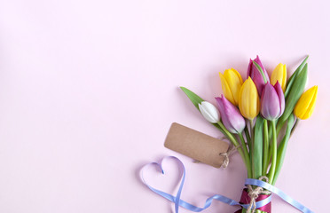 Spring gift flowers © Pixelbliss