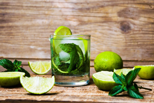 Green lime and mint cocktail with ice