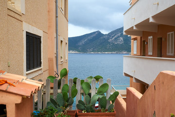 Landschaft der Westküste auf Mallorca rund um den Ort Sant Elm