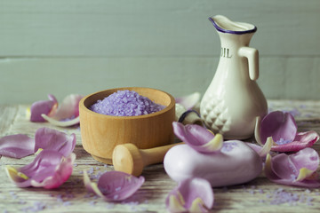 Obraz na płótnie Canvas Lavender bath salt and body oil on the table