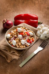 salad with chikpeas pepper and mozzarella