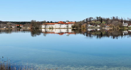 Fototapeta na wymiar Kloster Seeon and Beautiful Lake - Bavaria