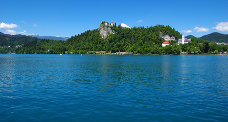 Fototapeta na wymiar Lake Bled and mountains.