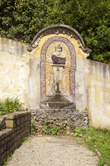 Fototapeta na wymiar Italia, Toscana, Firenze, il Giardino bardini. Una fontana.