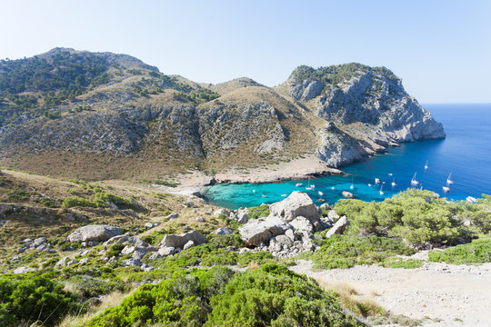 Cala Figuera de Formentor, Mallorca - Hiking through the rocky landscape of Formentor