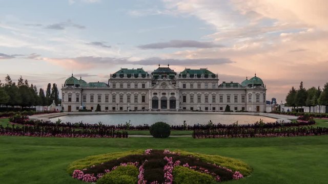 Timelapse of Upper Belvedere Palace in the evening