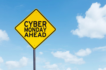Cyber Monday text on a yellow signpost