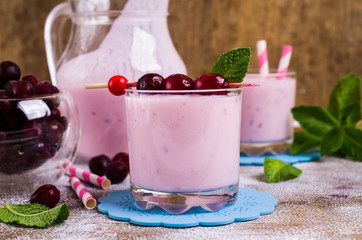 Milkshake with cranberry
