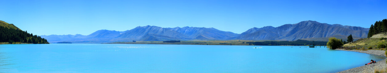 Panorama of lake Pukaki in New Zealand - obrazy, fototapety, plakaty