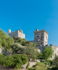 Obraz premium Unidentified people walk and explore in Bodrum Castle