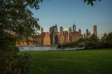 Fototapeta na wymiar Sunrise Over Manhattan View from Brooklyn