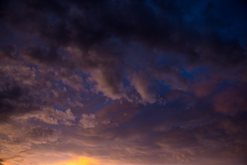 Fototapeta na wymiar beautiful sunset cloudy sky