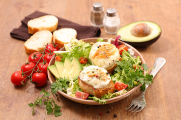 vegetable salad with goat cheese