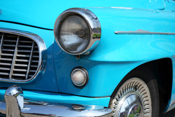 Obraz na płótnie Canvas Old cars very well preserved and polished to a high gloss 