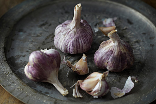 Garlic bulbs on tray
