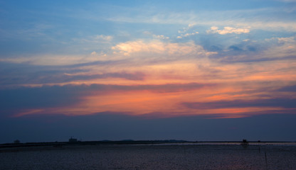 Obraz premium Colorful sky of sunset background