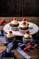 muffins with raspberries