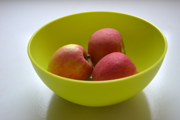 pink and green apples
