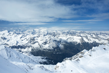 Fototapeta na wymiar beautiful alpen peaks