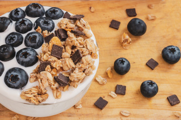 yogurt with blueberries and cereals