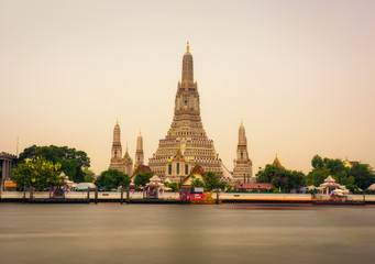Fototapeta premium Wat Arun in Bangkok