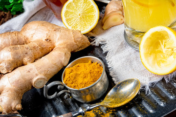 ginger lemonade with honey and lemons