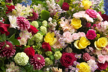 カラフルで美しいフラワーアレンジメント - Colorful and beautiful flower arrangement
