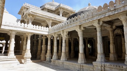 Naklejka premium Bildhauerkunst im Ranakpur Jain Tempel in Rajasthan, Indien