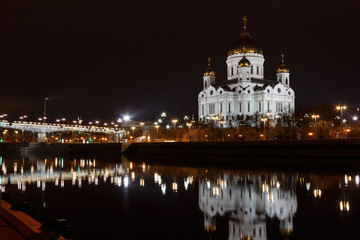 Fototapeta na wymiar Cathedral of Christ the Saviour in Moscow on the background of the Moskva river at night