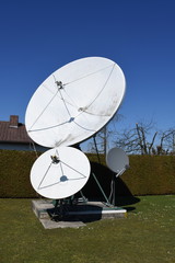 Antenne, Antennen, Satellit, Satellitenschüssel, Schüssel, Spiegel, Parabol, Parabolantenne,...