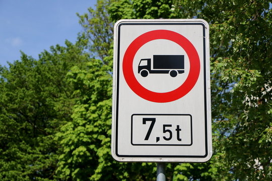 Fahrverbot f&uuml;r Lastwagen &uuml;ber 7,5 Tonnen