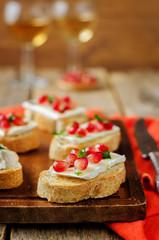 Pomegranate Brie balsamic crostini