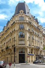 Fototapeta premium Builiding in Paris, France