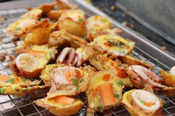 Fried seafood crispy with omelet is delicious