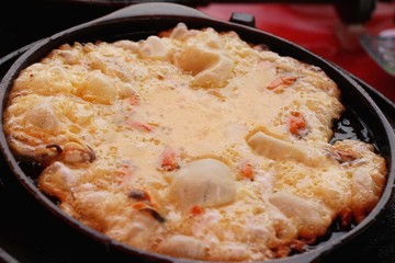 Fried clams crispy with omelet is delicious