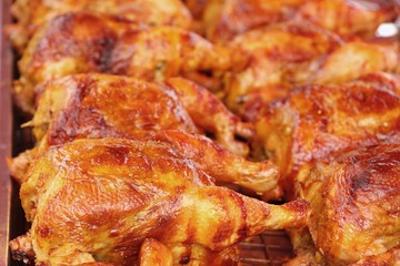 Grilled chicken is delicious in the market