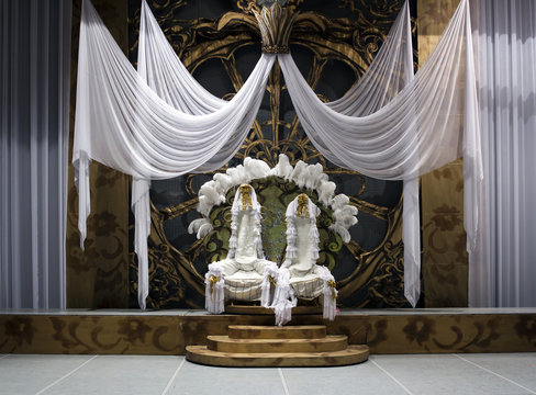 Throne For King And Queen