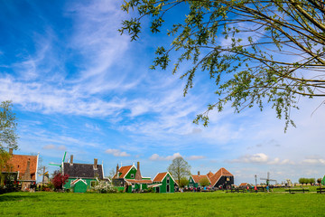 Windmühlen in Zaanse Schans in den Niederlanden in Europa