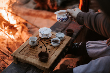 Чайная церемония у костра, заварка вкуснейшего пуэра