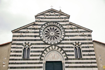 Fototapeta na wymiar st. andrew church of Levanto
