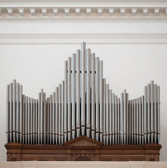 Organ above the entrance of a church.